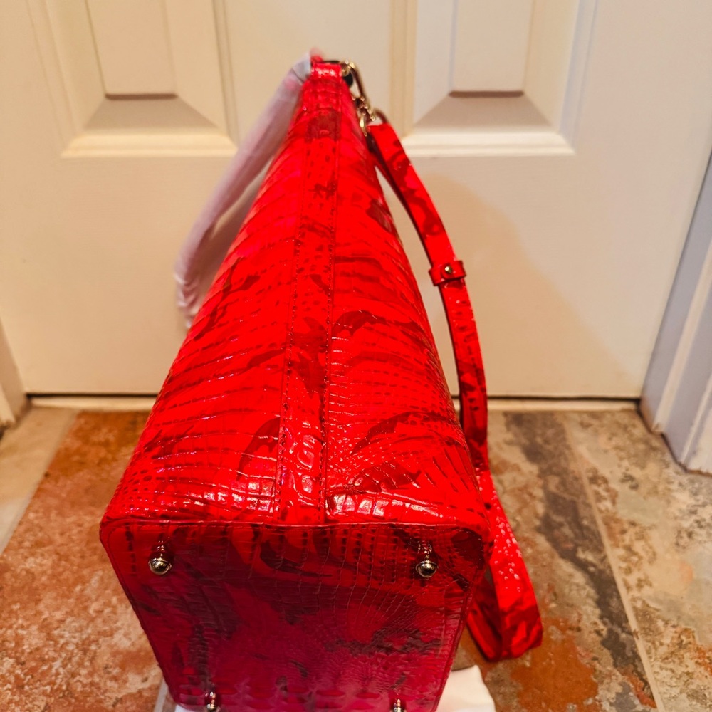 NWT!! Brahmin Shira Bucket Bag in Vibrant Red Flare, Croc Embossed Leather! - Picture 8 of 16